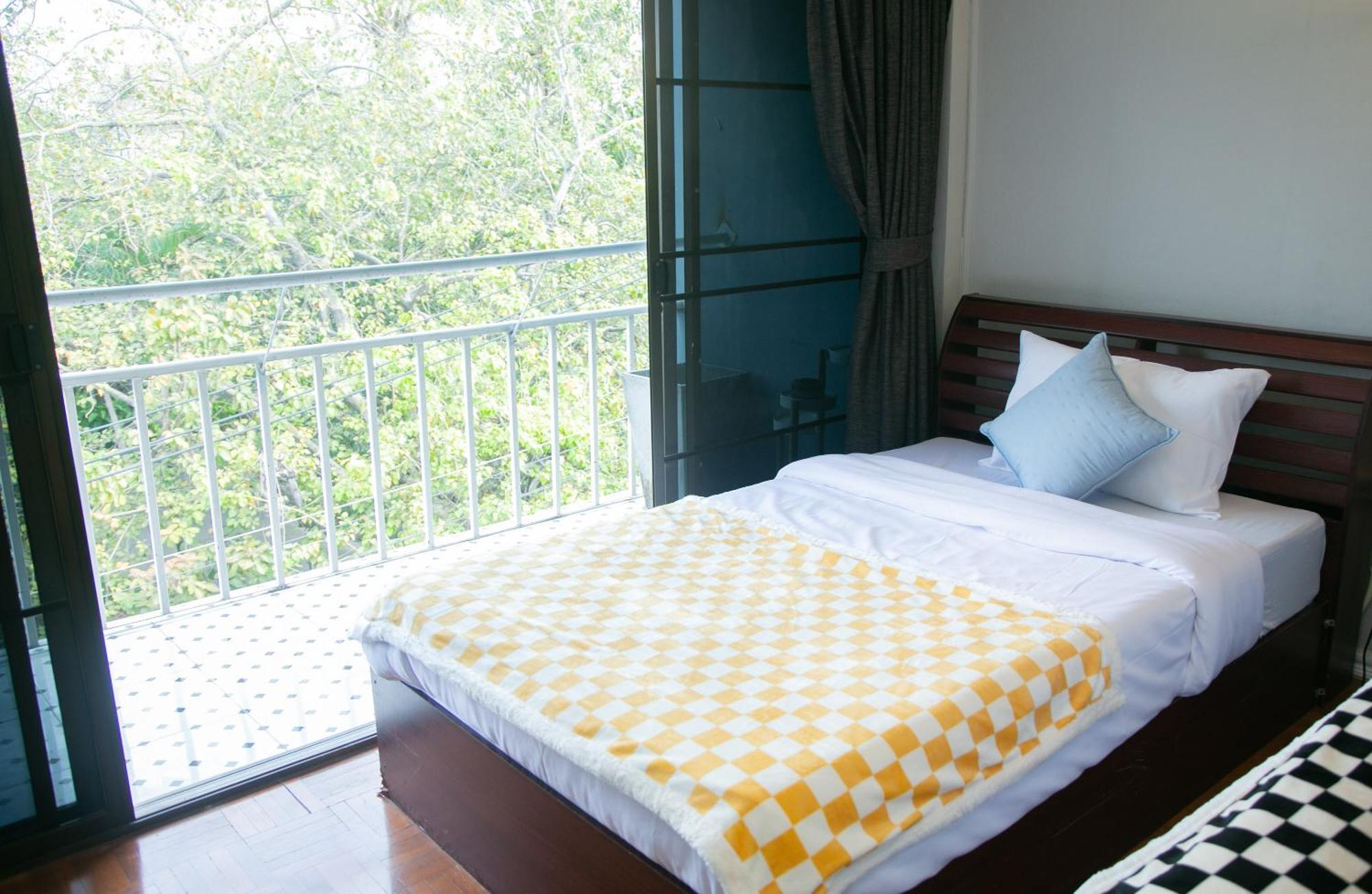 Hello Host Bed and Breakfast Chiang Mai Exteriör bild